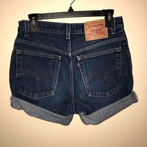 classic Levi denim high wasted jean shorts